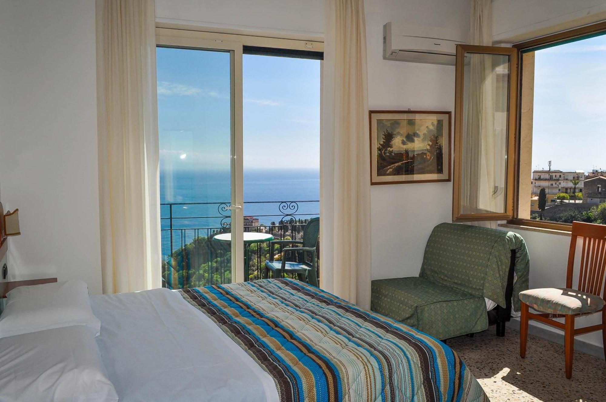 Hotel Condor Taormina Bagian luar foto